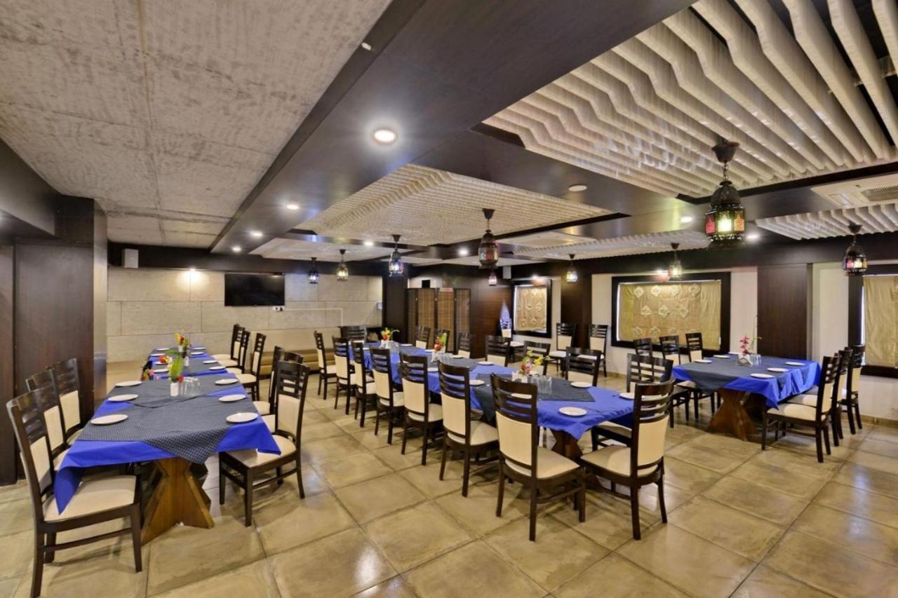 Hotel Puneet International Rāipur Extérieur photo