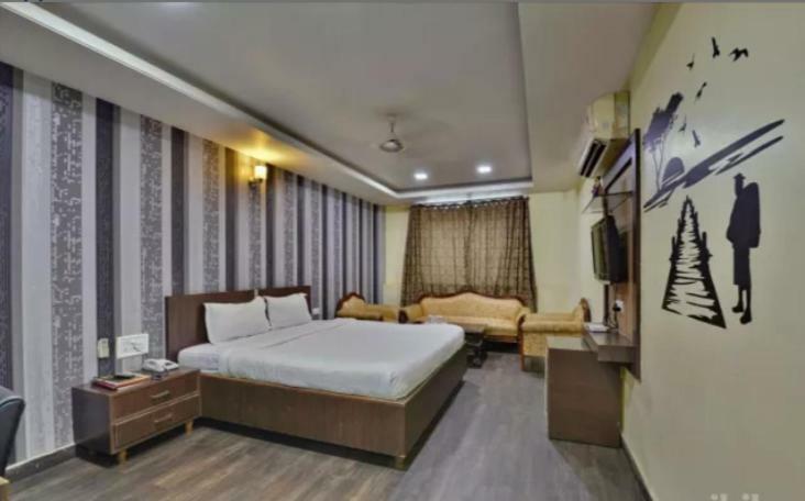Hotel Puneet International Rāipur Extérieur photo