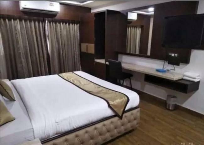 Hotel Puneet International Rāipur Extérieur photo