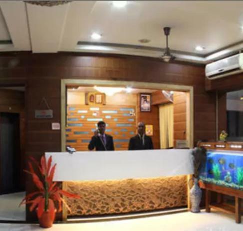 Hotel Puneet International Rāipur Extérieur photo