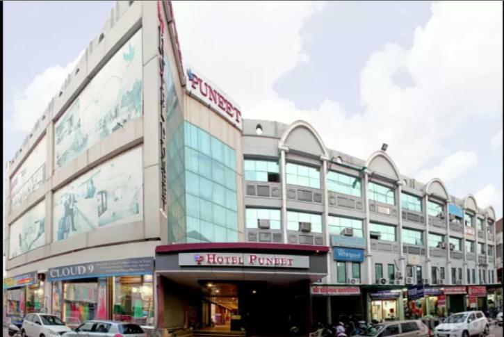 Hotel Puneet International Rāipur Extérieur photo