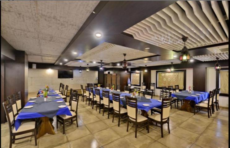 Hotel Puneet International Rāipur Extérieur photo