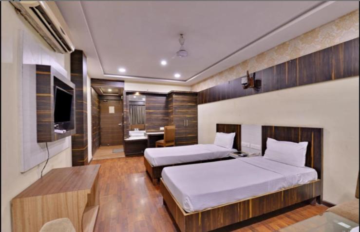 Hotel Puneet International Rāipur Extérieur photo