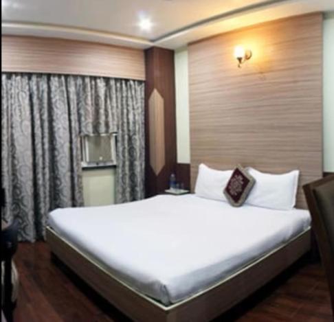 Hotel Puneet International Rāipur Extérieur photo
